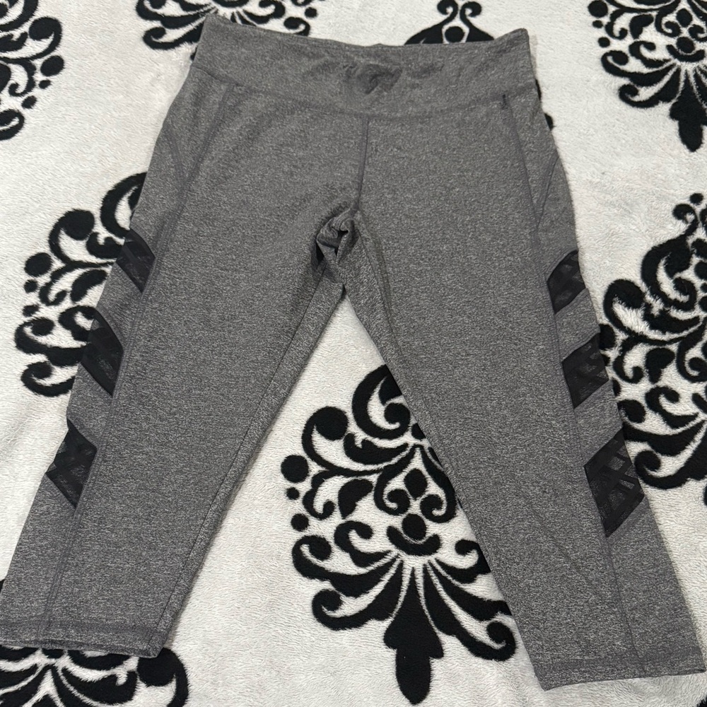 Women Take a Walk Gray and Black Capri Pants with Lace Peekaboo panels Sz L EUC